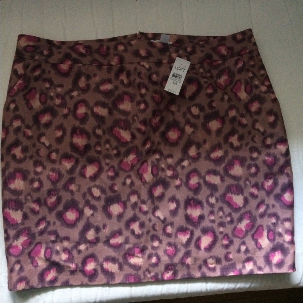 NWT Ann Taylor Loft pink leopard print skirt.